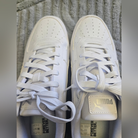 Puma Men's All White Sneakers Size 10.5 Like New - Picture 7 of 7